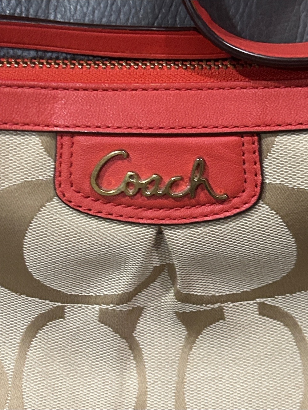Coach Signature Hobo crossbody bag GUC - Picture 3 of 16